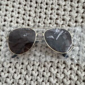 Stylish Gold Aviator Sunglasses